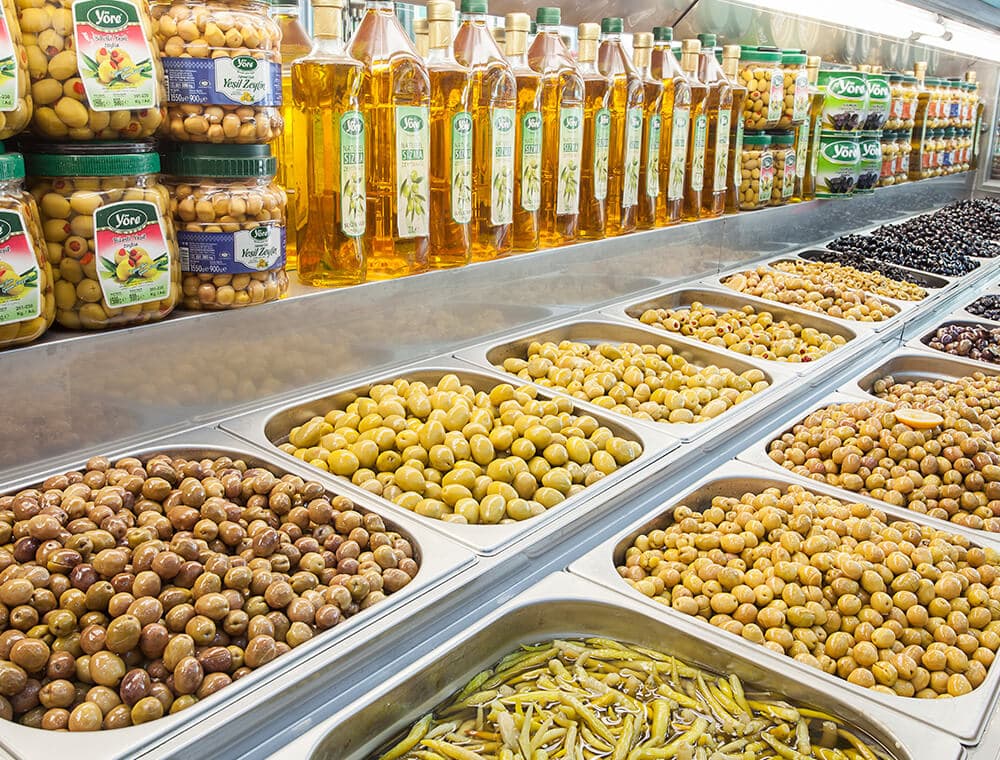 Pekdemir Çiftliği zeytin ve turşu teşhir alanı
